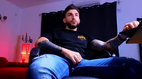 MightyAaron online show from October 18, 5:21 am