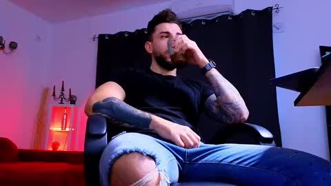 MightyAaron online show from October 23, 5:07 am