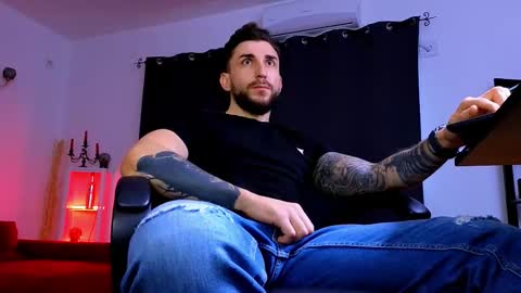 MightyAaron online show from February 15, 7:51 am