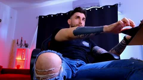 MightyAaron online show from March 27, 8:26 am