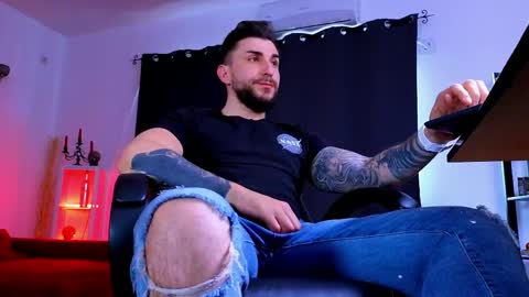 MightyAaron online show from June 1, 4:31 pm