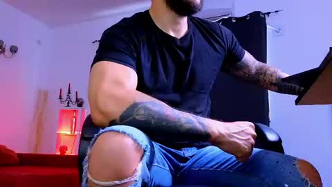 Snapshot of mightyaaron chatting on June 28, 3:23 am MightyAaron online show from June 28, 3:23 am