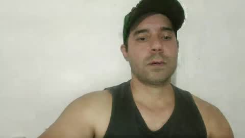 Snapshot of miguelanchelo chatting on June 19, 1:32 am mikel online show from June 19, 1:32 am