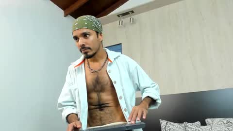 Snapshot of miguelsanfrancisco chatting on January 3, 2:32 am miguelsanfrancisco online show from January 3, 2:32 am
