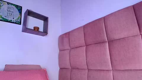 Mia  online show from September 15, 11:54 am