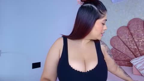 Mia  online show from January 13, 11:59 am