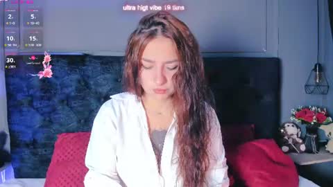 Snapshot of miia_moore_ chatting on June 9, 12:50 pm miia_moore_ online show from June 9, 12:50 pm