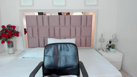 Snapshot of miia_palmerr chatting on January 21, 4:32 am Mia online show from January 21, 4:32 am