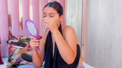 Snapshot of miia_palmerr chatting on September 21, 9:44 am Mia online show from September 21, 9:44 am