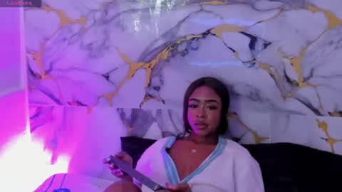 Snapshot of miia_schwarz_ chatting on June 21, 4:04 am miia_schwarz_ online show from June 21, 4:04 am