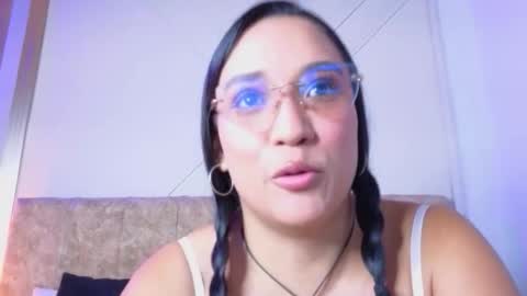 Snapshot of miia_secret_ chatting on February 18, 7:43 pm miia_secret_ online show from February 18, 7:43 pm