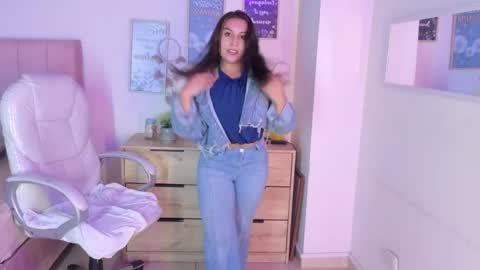 Snapshot of miia_thompson_1 chatting on June 3, 9:53 pm M I I A online show from June 3, 9:53 pm