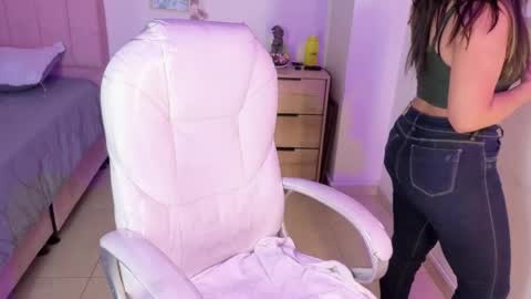 Snapshot of miia_thompson_1 chatting on June 8, 8:31 pm M I I A online show from June 8, 8:31 pm
