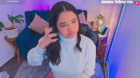 Snapshot of miiaa7_ chatting on June 2, 11:45 am Ma is my name I invite you to check out my wish list for my birthday online show from June 2, 11:45 am