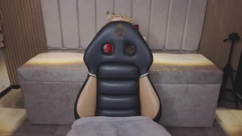 miiaa_evans1 online show from February 11, 8:03 pm