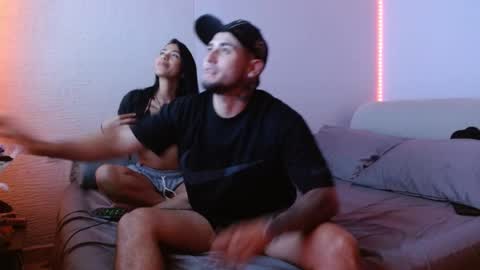 Snapshot of miialiiam0 chatting on December 21, 4:52 am Mia and Liam online show from December 21, 4:52 am
