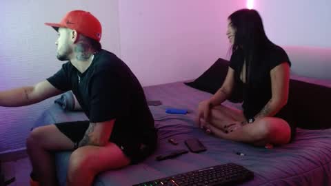 Snapshot of miialiiam0 chatting on January 2, 1:06 am Mia and Liam online show from January 2, 1:06 am
