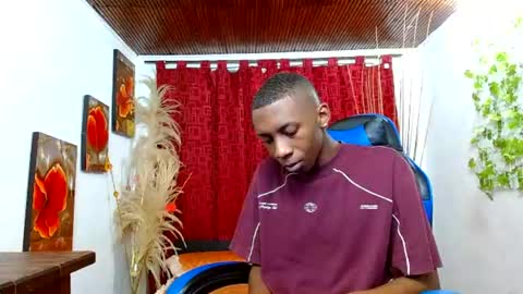 Snapshot of miilo18 chatting on February 23, 8:39 pm milo online show from February 23, 8:39 pm