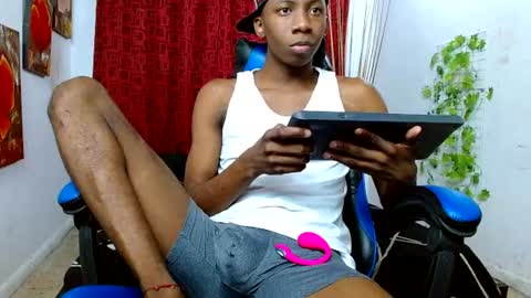 Snapshot of miilo18 chatting on June 11, 2:15 pm milo online show from June 11, 2:15 pm