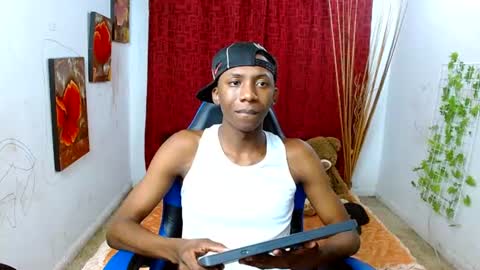 Snapshot of miilo18 chatting on July 1, 7:54 am milo online show from July 1, 7:54 am
