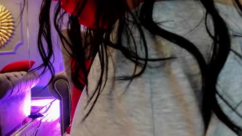 miilu  online show from December 14, 6:24 am