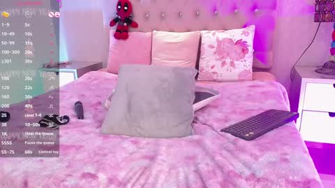 Snapshot of miilu_dancer_ chatting on October 9, 9:24 pm Lucii online show from October 9, 9:24 pm