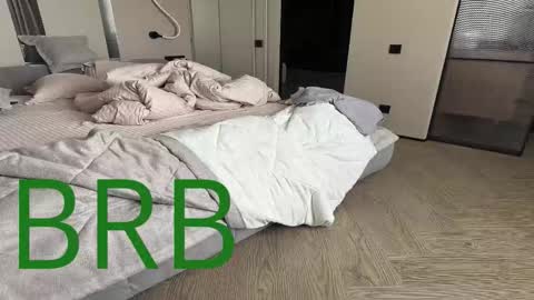 Snapshot of miiraii chatting on February 28, 11:33 am miiraii online show from February 28, 11:33 am