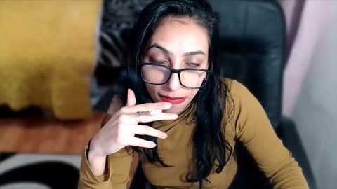 Snapshot of miisss_amber chatting on February 18, 12:01 pm miisss_amber online show from February 18, 12:01 pm