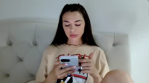 Snapshot of mika_gold7 chatting on June 21, 11:35 am Mika online show from June 21, 11:35 am