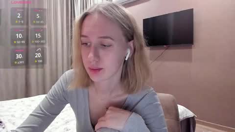 Mika online show from October 31, 11:17 pm