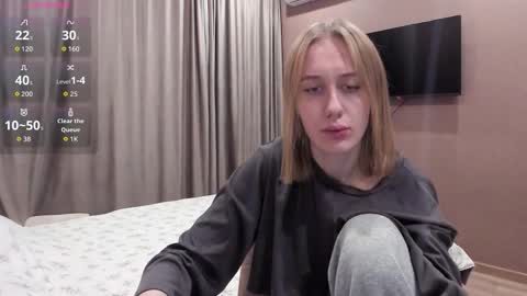 Mika online show from November 7, 10:43 pm