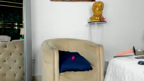 Mikaela blondie bigass online show from November 11, 1:22 pm