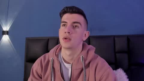 mikael online show from October 1, 3:56 am