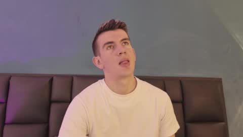 mikael online show from March 1, 4:14 am