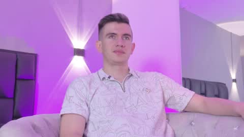 mikael online show from April 8, 4:56 am