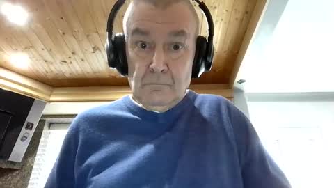 mike26051 online show from November 19, 1:22 pm