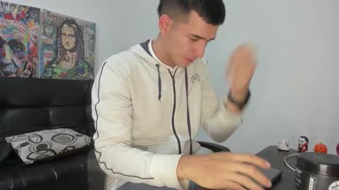 mike3xxx online show from November 23, 5:29 am