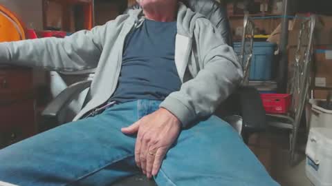 Snapshot of mike694fun chatting on January 3, 12:00 am mike694fun online show from January 3, 12:00 am