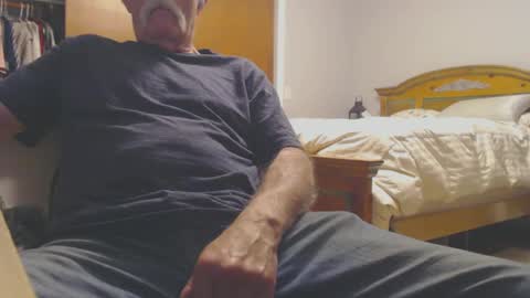 Snapshot of mike694fun chatting on February 27, 3:14 am mike694fun online show from February 27, 3:14 am