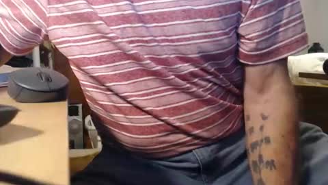 Snapshot of mike694fun chatting on February 17, 8:37 pm mike694fun online show from February 17, 8:37 pm