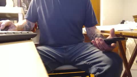 Snapshot of mike694fun chatting on February 19, 11:01 pm mike694fun online show from February 19, 11:01 pm
