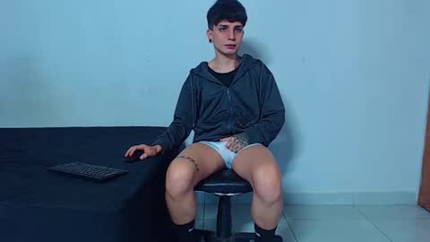 Snapshot of mike777jr chatting on February 1, 1:48 am Mike IMDEPENDIENT MODEL online show from February 1, 1:48 am