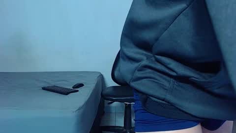 Snapshot of mike777jr chatting on February 8, 1:31 am Mike IMDEPENDIENT MODEL online show from February 8, 1:31 am