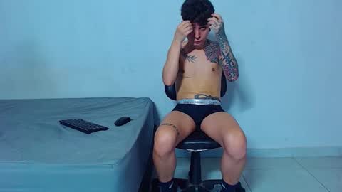 Snapshot of mike777jr chatting on February 9, 2:21 pm Mike IMDEPENDIENT MODEL online show from February 9, 2:21 pm