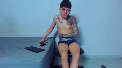 Snapshot of mike777jr chatting on February 11, 2:55 pm Mike IMDEPENDIENT MODEL online show from February 11, 2:55 pm