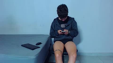 Snapshot of mike777jr chatting on February 16, 1:57 am Mike IMDEPENDIENT MODEL online show from February 16, 1:57 am