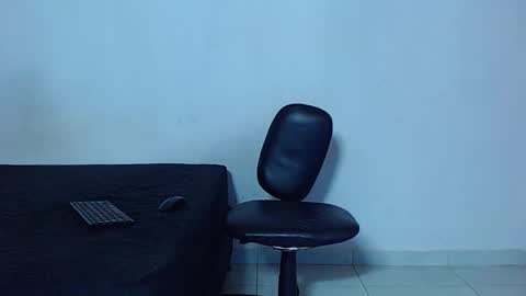 Snapshot of mike777jr chatting on February 24, 1:36 am Mike IMDEPENDIENT MODEL online show from February 24, 1:36 am