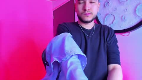 Mike  online show from April 7, 11:54 am