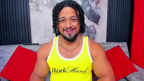 Snapshot of mike_estevess chatting on June 10, 12:04 pm online show from June 10, 12:04 pm