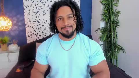 Snapshot of mike_estevess chatting on June 11, 7:39 am online show from June 11, 7:39 am